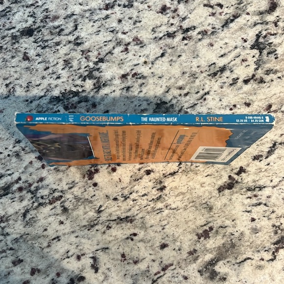 R.L. Stine Goosebumps The Haunted Mask #11 1993 11th print - Picture 4 of 4